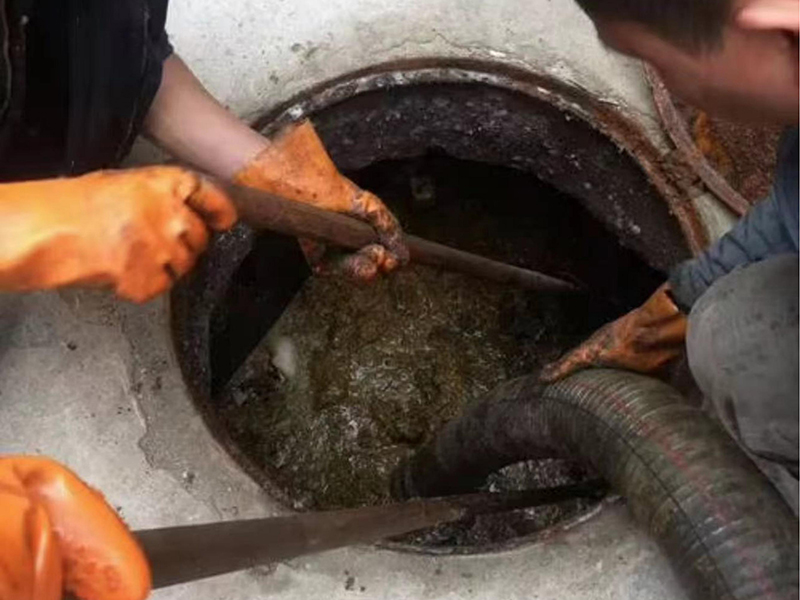 淮滨清理化粪池时如何避免沼气的危害?